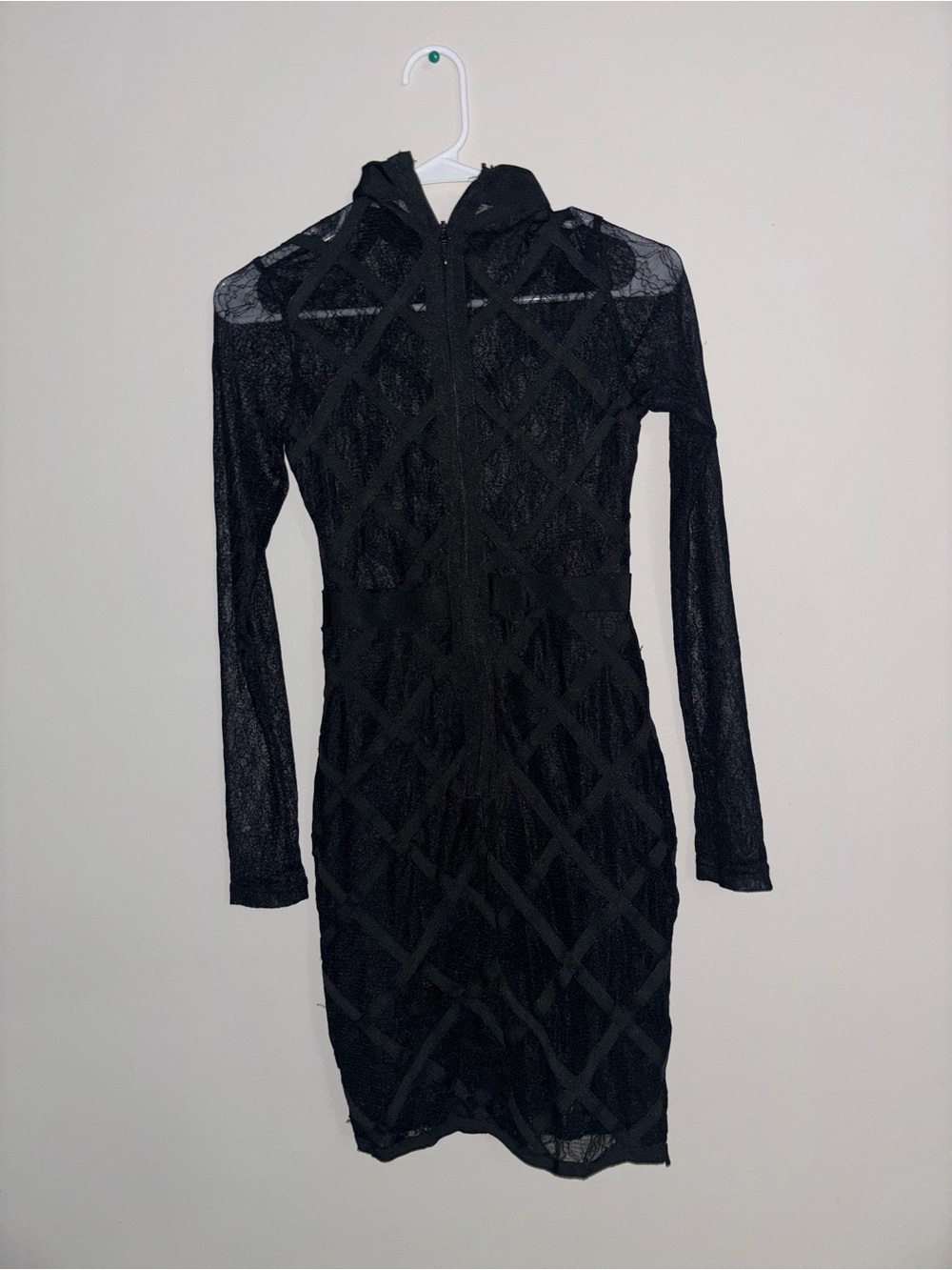 Black Lace Long-Sleeve Hooded Bodycon Dress